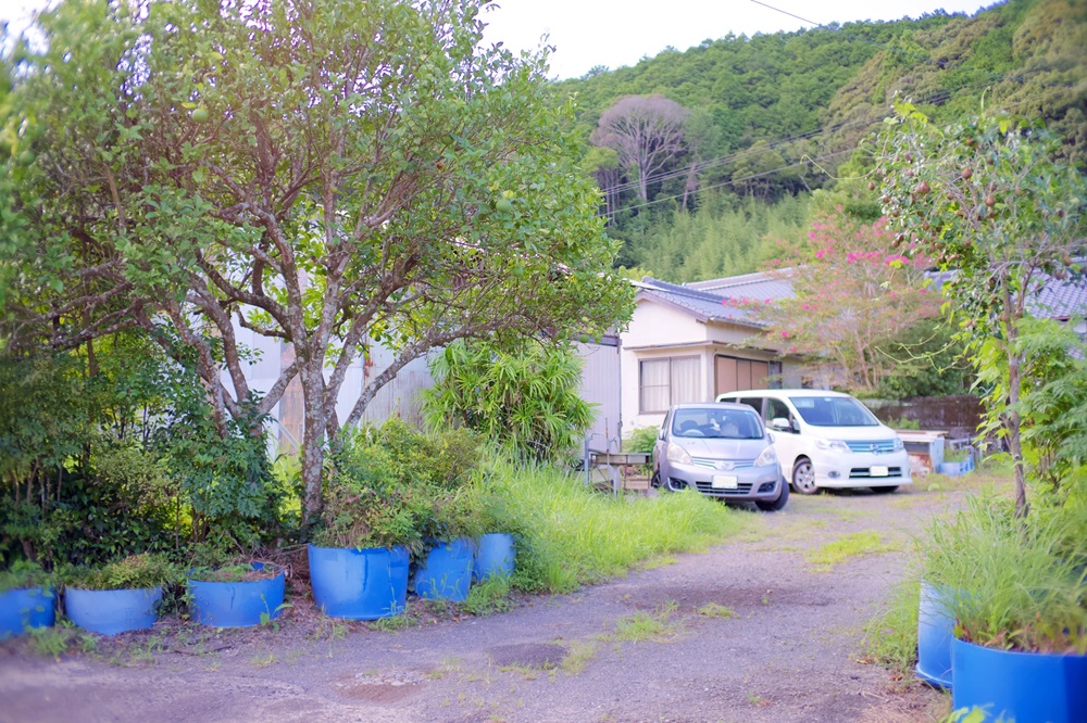 駐車場（貸切宿ほとり）